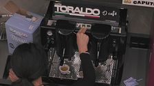 Tra aneddoti e convivialità, la giornata inizia con un buon caffè