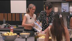 Mani in pasta: gnocchi di patate e lezioni di cucina