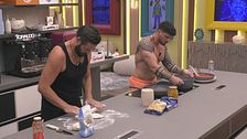 Alex Belli in cucina: gnocco fritto per tutti i VIP