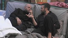 Alex e Jonathan analizzano l'atteggiamento di Marina