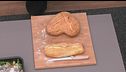 Guendalina alle prese con la preparazione del pane