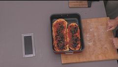 È il momento di scaldare il forno: i VIP preparano le lingue di pizza croccanti