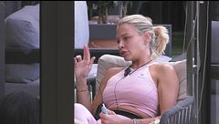 Giulia su Federica: "Non voglio più avere niente a che fare con lei"