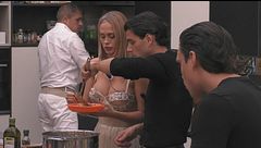 Federica e Giacomo impiattano la cena per i VIP