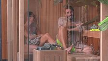 Marina ad Alex: "Che previsioni fai per questi giorni?"