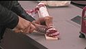 Arrivano i salumi per l'aperitivo dei VIP