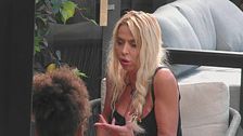 Le dure critiche di Valeria ai suoi coinquilini