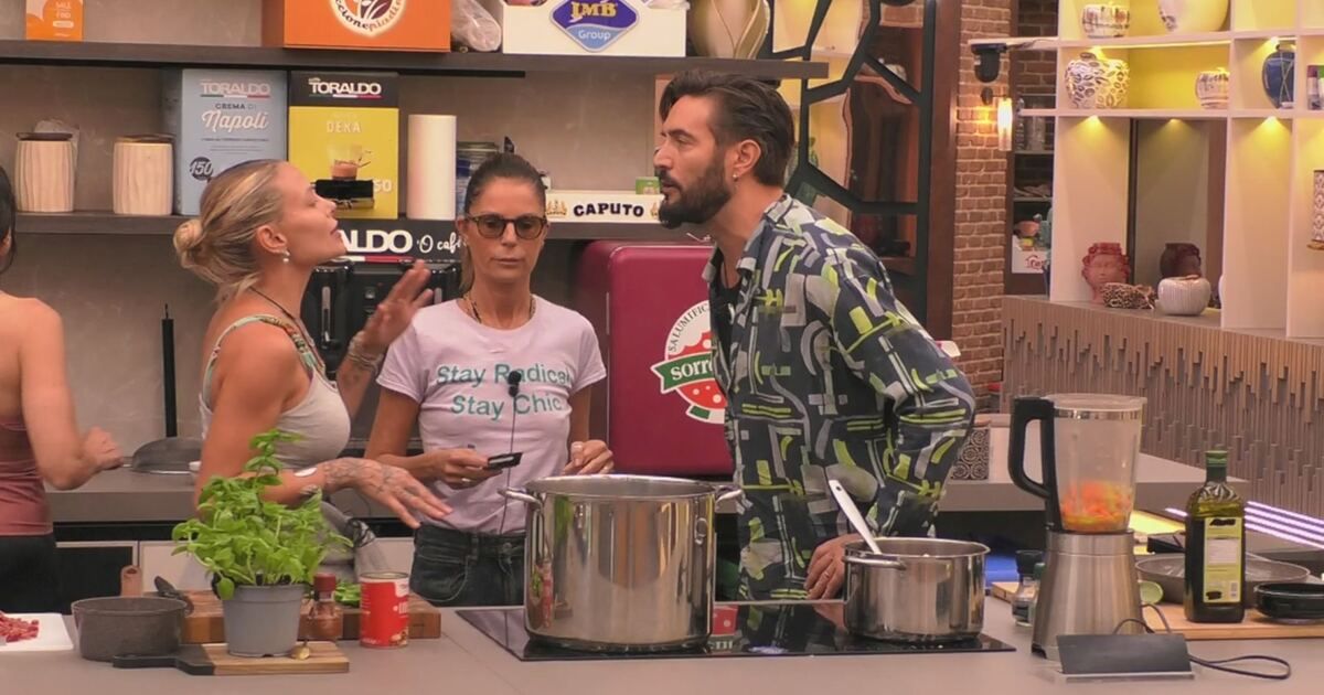 Grande Fratello VIP: Scintille tra Giulia e Alex Video | Mediaset Infinity
