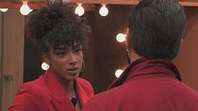 Megan commenta con Alex il litigio con Roncaccia