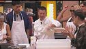 La preparazione della pizza montanara