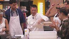 La preparazione della pizza montanara