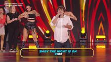 Il duello tra Nicolò tra Marco: "Baila (Sexy Thing)"