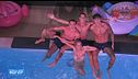 L'esibizione in piscina