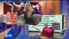 La caduta di Valeria Marini e Carmen Di Pietro