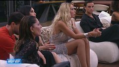 Valeria infastidita dalla reazione dei VIP
