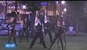 L'esibizione "Umbrella + Singin' in the rain"