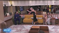 Scoppia lo scontro tra Giulia e Alex
