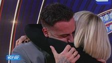 Il dolce incontro tra Andreas e sua moglie Veronica
