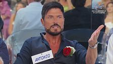 Antonio: ''Paola, ieri sono uscito con Rebecca...''