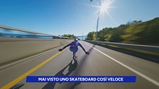Mai visto uno skateboard così veloce