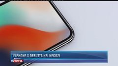 L'iPhone X debutta nei negozi