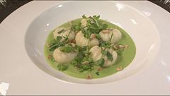 Gnocchi di ricotta con crema di piselli