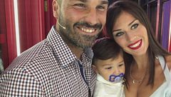 La #cabinarossa di… Giovanni Conversano -  Giada Pezzaioli e il figlio Enea