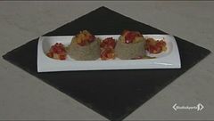 Piramidi di quinoa con fantasia di verdure