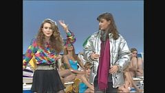 Yvonne Sciò ci spiega come indossare il piumino