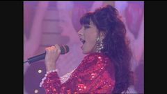 Una giovane Sabrina Salerno si scatena con la musica house