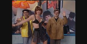 Lo spogliarello di Simona Ventura