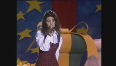 Natale 1994, Cristina D'Avena canta la sigla di "Alla Scoperta di Babbo Natale"