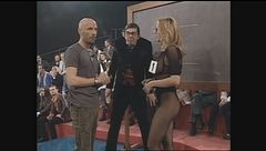 Selen e Alex Baroni a lezione di elettrotecnica