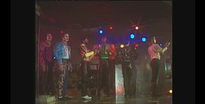I Village People in un'esclusiva esibizione di "5 O'Clock in the Morning"