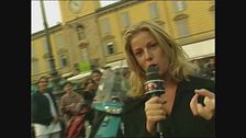 Alessia Marcuzzi presenta la prima puntata di Colpo di fulmine