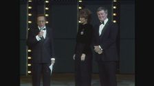 I protagonisti di Dallas ritirano il Telegatto nel 1984