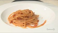 Spaghetti con code di gambero e sugo speciale