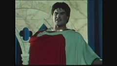 Pino Insegno è il Giulio Cesare de I ragazzi della 3C