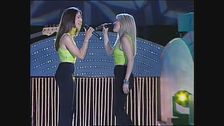 Paola e Chiara cantano "Bella"