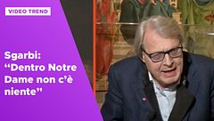 Sgarbi: "Dentro Notre Dame non c'è niente"