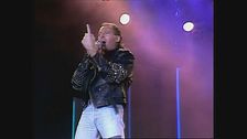 Vasco Rossi canta "C'è chi dice no" con il pubblico di Vota la voce 1987