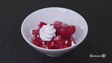 Dessert meringhe e fragole