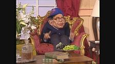 Giulio Andreotti in Gommapiuma canta "Non mi scollo"
