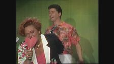 Wanna Marchi canta "D'accordo?" a Superclassifica Show 1989