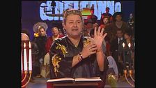 Il Mago Otelma disturbato da Paolo Villaggio a Buon Compleanno Canale 5