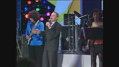 Edoardo Vianello canta "Abbronzatissima", "Guarda come dondolo" e "Watussi"