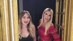 La #cabinarossa di… Loredana Lecciso e la figlia Jasmine