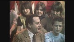 Alberto Sordi spiega il valzer a Popcorn