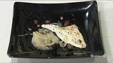 Filetto di pesce con cipolle in agrodolce