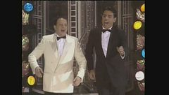Teo Teocoli e Massimo Boldi cantano una samba per il Capodanno 1986